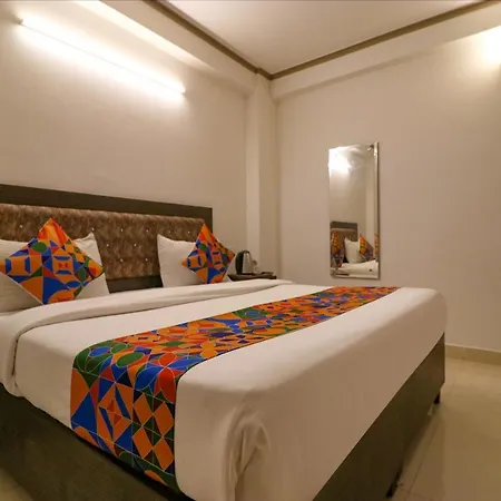 Fabexpress Dolphin International Near Delhi Airport Hotel